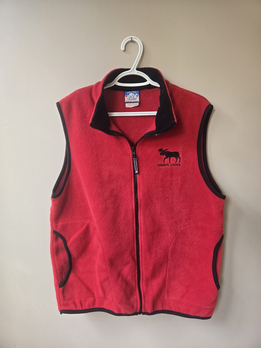 Vintage 90s Northern Lifestyles Red Fleece Vest – Made in Canada – Moose Toronto